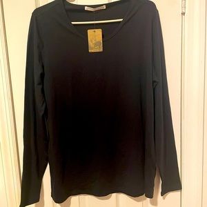 NWT black crewneck Peruvian Connection long sleeve
